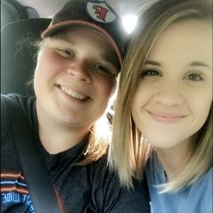 Meet your Posher, Caitlin